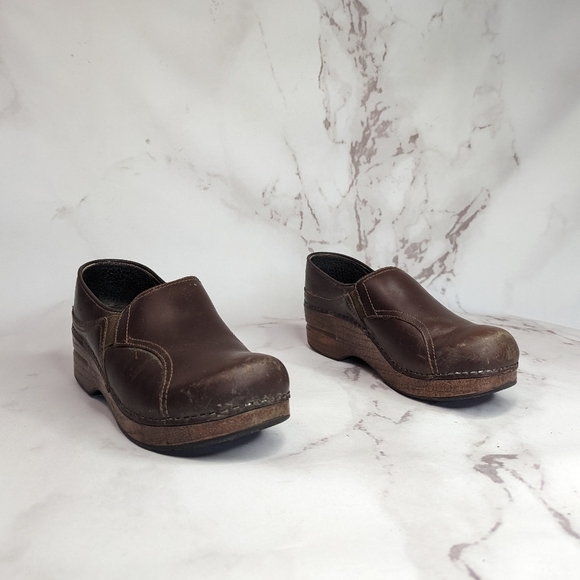 Dansko Clog Shoe Brown Wood Women Leather Low Top Slip On Casual - Picture 1 of 10